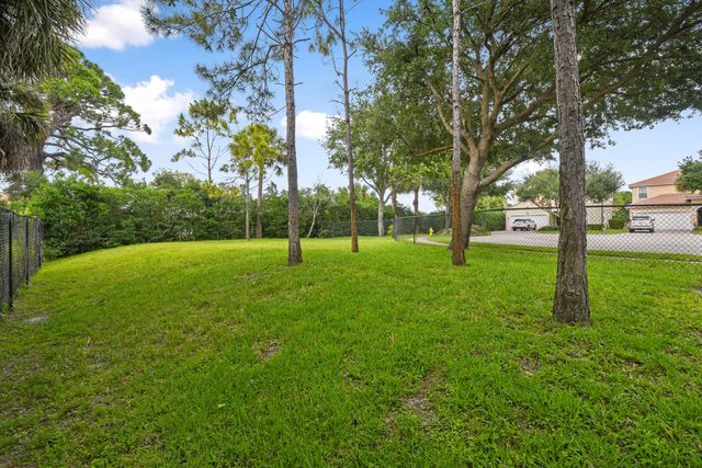 4576 Thornwood Circle, Palm Beach Gardens, FL 33418