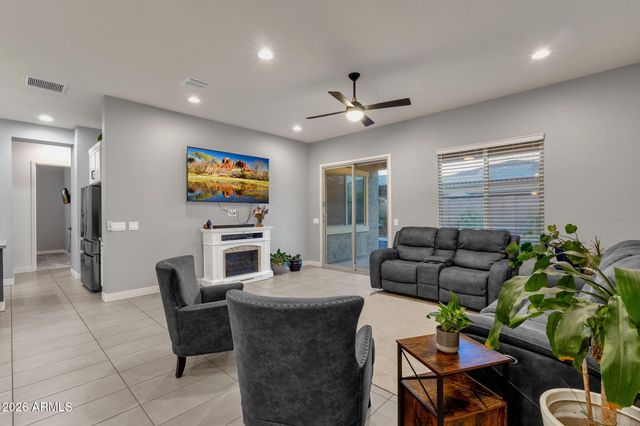7444 W SPUR Drive, Peoria, AZ 85383