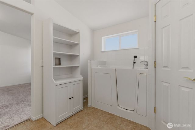 24036 222nd Avenue SE, Maple Valley, WA 98038