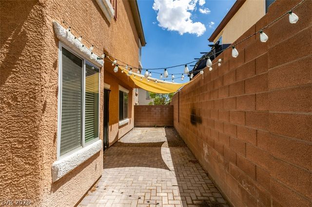 9341 Colorful Rainbow Avenue, Las Vegas, NV 89166