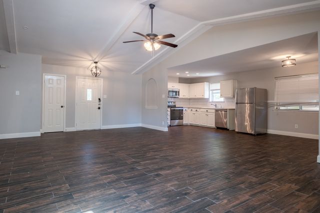 1607 College Parkway, Lewisville, TX 75077