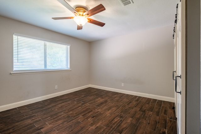 1607 College Parkway, Lewisville, TX 75077