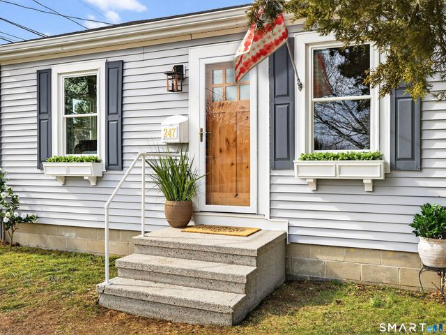 247 Midway Oval, Groton, CT 06340