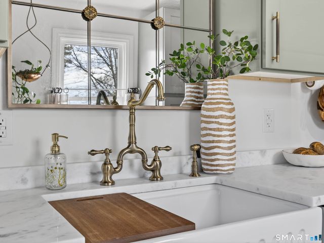 247 Midway Oval, Groton, CT 06340