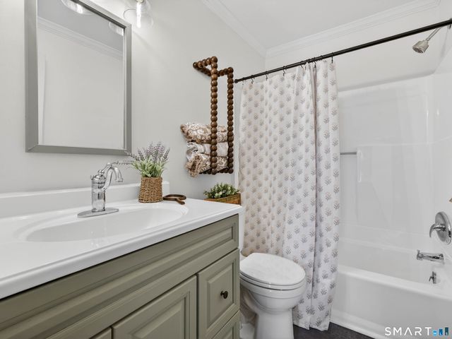 247 Midway Oval, Groton, CT 06340