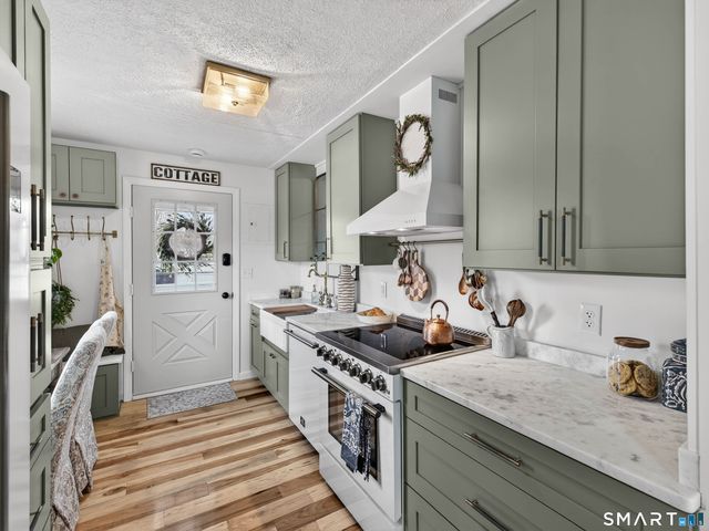 247 Midway Oval, Groton, CT 06340