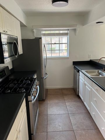 7801 Shoal Creek BLVD 127, Austin, TX 78757