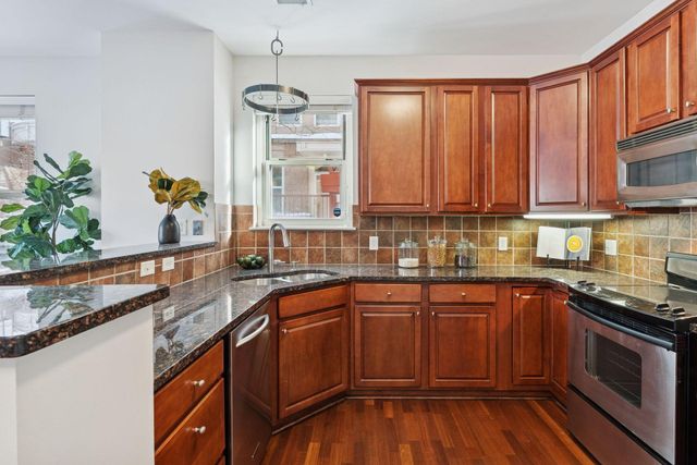 545 N 1st Street 125, Minneapolis, MN 55401