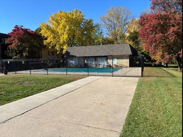 3399 Kent Street 101, Shoreview, MN 55126