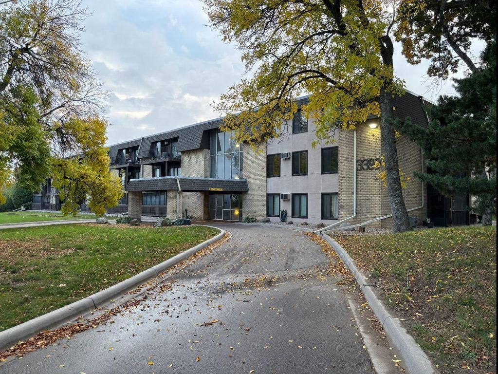 3399 Kent Street 101, Shoreview, MN 55126
