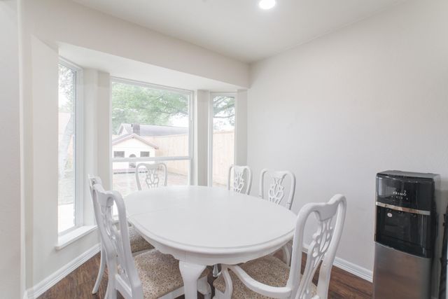 4913 Deerwood Circle, Baytown, TX 77521