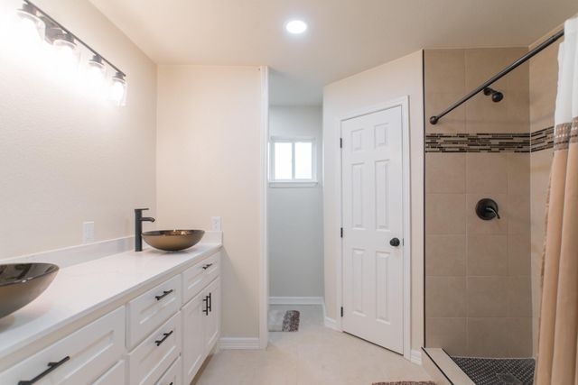 4913 Deerwood Circle, Baytown, TX 77521