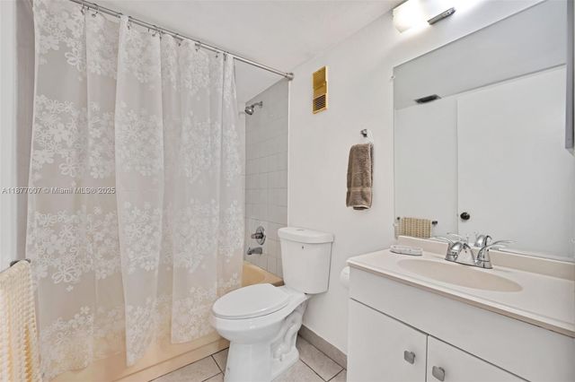 1673 Bay Rd 403, Miami Beach, FL 33139