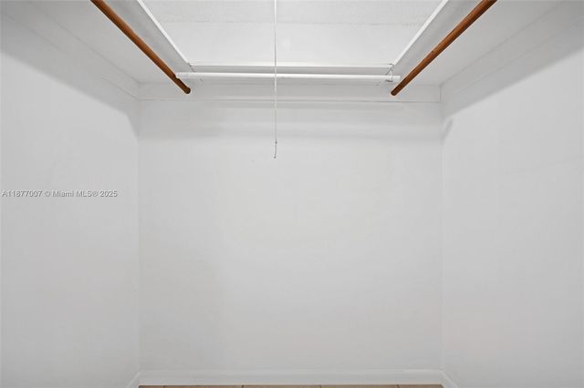 1673 Bay Rd 403, Miami Beach, FL 33139