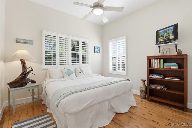 5 Palm Drive, Yankeetown, FL 34498