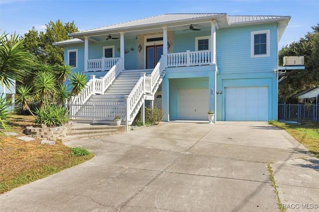 5 Palm Drive, Yankeetown, FL 34498