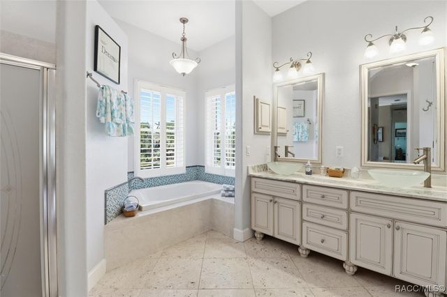 5 Palm Drive, Yankeetown, FL 34498