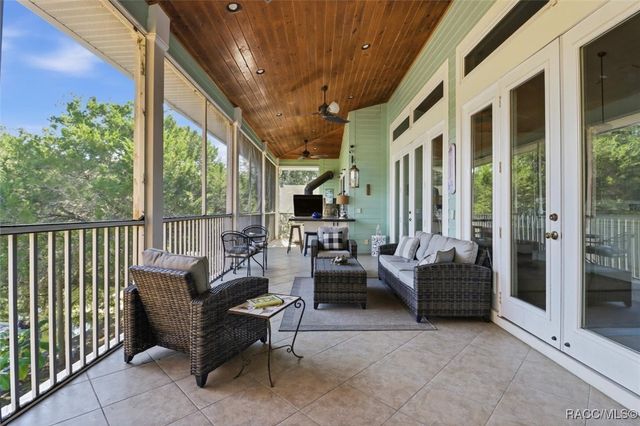 5 Palm Drive, Yankeetown, FL 34498