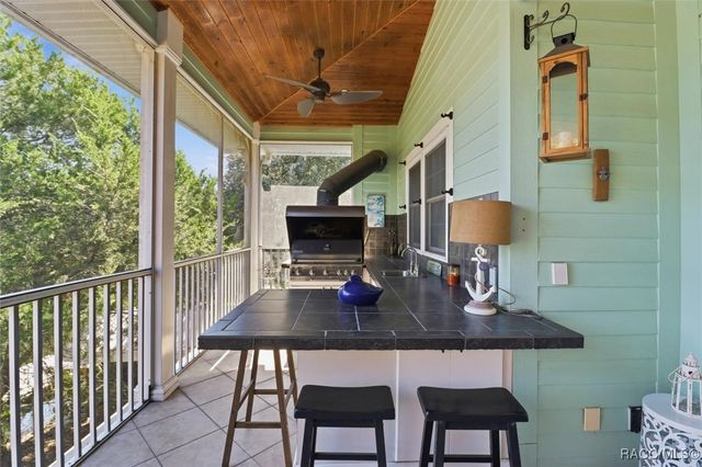 5 Palm Drive, Yankeetown, FL 34498