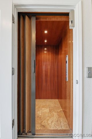 5 Palm Drive, Yankeetown, FL 34498