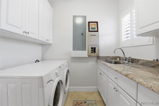 5 Palm Drive, Yankeetown, FL 34498