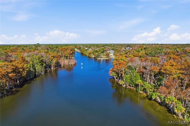 5 Palm Drive, Yankeetown, FL 34498