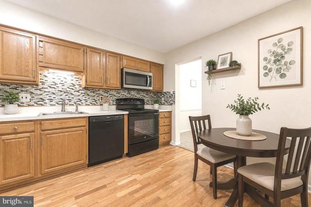 11 CHATEAU CIR, Chesterbrook, PA 19087