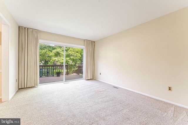 11 CHATEAU CIR, Chesterbrook, PA 19087