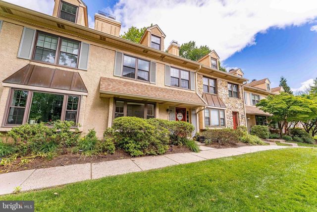 11 CHATEAU CIR, Chesterbrook, PA 19087