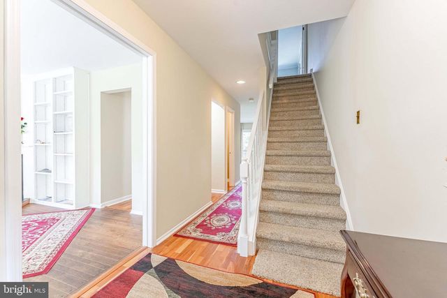 11 CHATEAU CIR, Chesterbrook, PA 19087