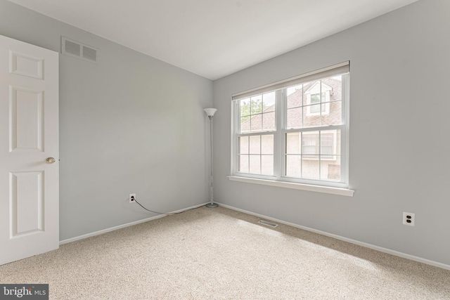 11 CHATEAU CIR, Chesterbrook, PA 19087