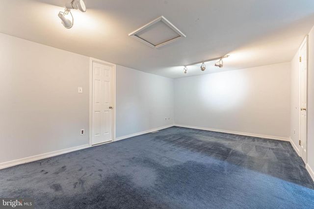11 CHATEAU CIR, Chesterbrook, PA 19087