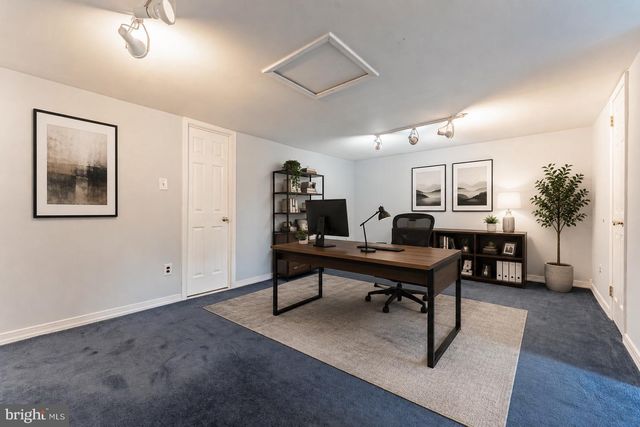 11 CHATEAU CIR, Chesterbrook, PA 19087