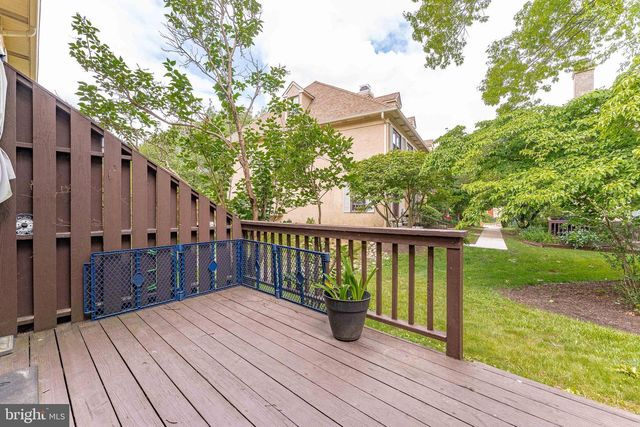 11 CHATEAU CIR, Chesterbrook, PA 19087