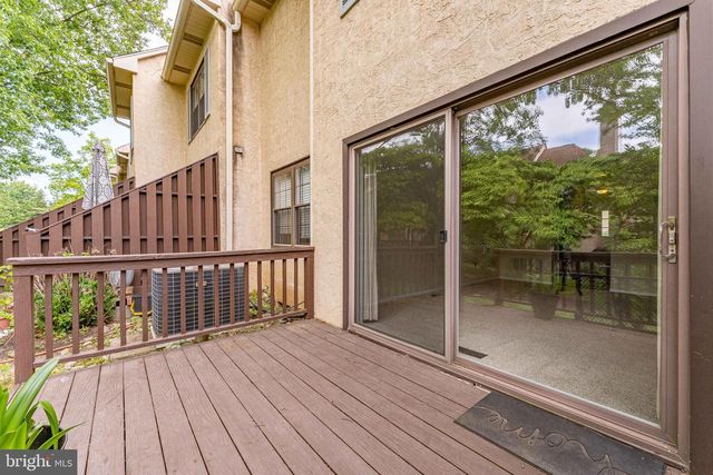 11 CHATEAU CIR, Chesterbrook, PA 19087