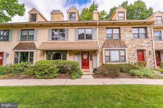 11 CHATEAU CIR, Chesterbrook, PA 19087