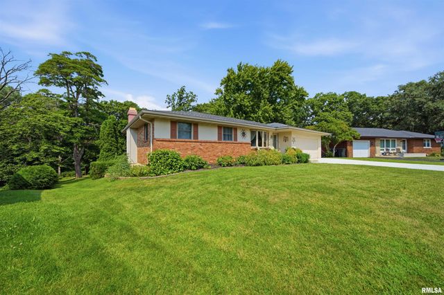 325 INDIAN Circle, East Peoria, IL 61611