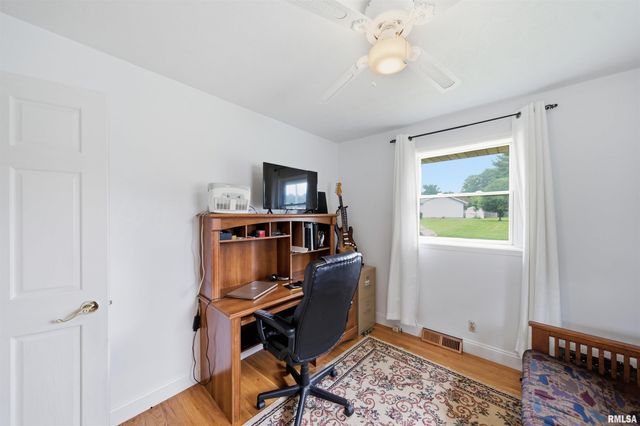 325 INDIAN Circle, East Peoria, IL 61611