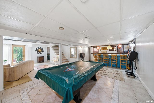 325 INDIAN Circle, East Peoria, IL 61611