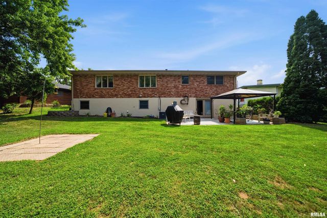 325 INDIAN Circle, East Peoria, IL 61611