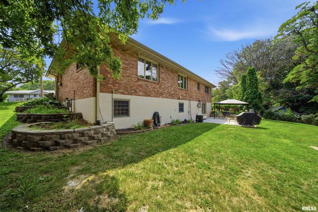 325 INDIAN Circle, East Peoria, IL 61611