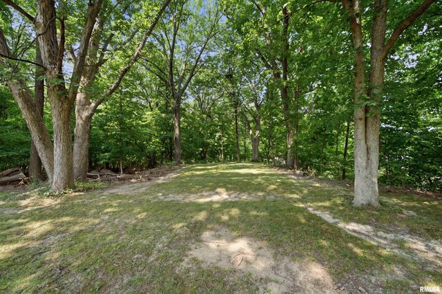 325 INDIAN Circle, East Peoria, IL 61611