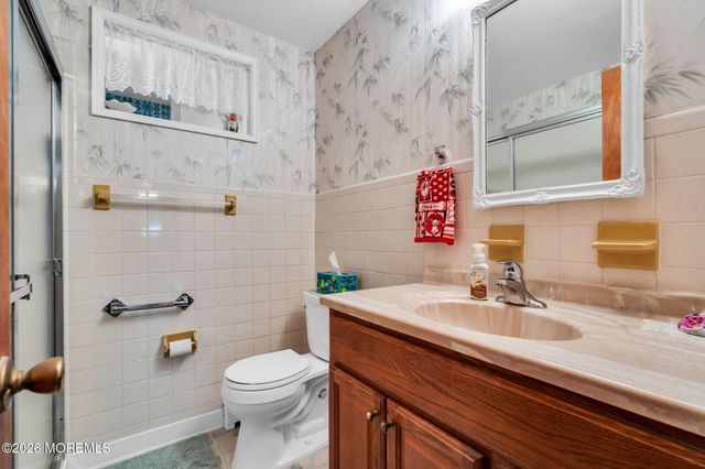 6 Falmouth Street, Toms River, NJ 08757