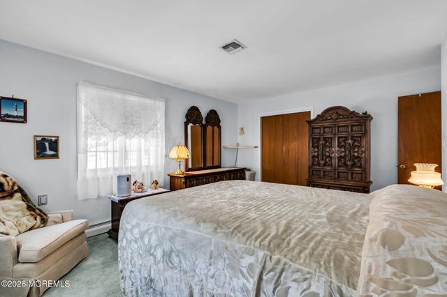 6 Falmouth Street, Toms River, NJ 08757