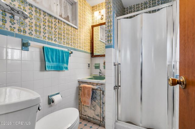 6 Falmouth Street, Toms River, NJ 08757