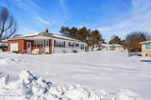 6 Falmouth Street, Toms River, NJ 08757