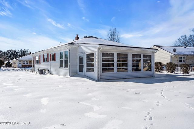 6 Falmouth Street, Toms River, NJ 08757