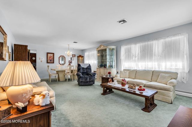 6 Falmouth Street, Toms River, NJ 08757