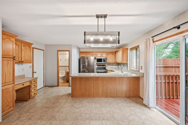 5670 Twin Circle Drive, Pleasant Hill, IA 50327