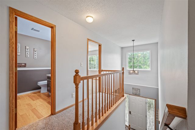 5670 Twin Circle Drive, Pleasant Hill, IA 50327
